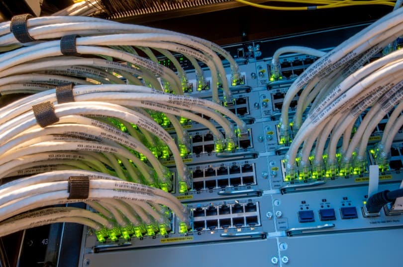 Structured network cabling for optimal connectivity and performance. Reliable solutions for businesses.