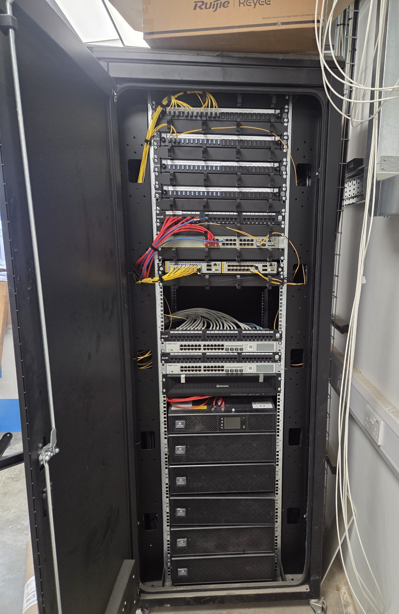 Network cabinet with fibre patching, switching and UPS backup installed by ACCL for B&D Energy